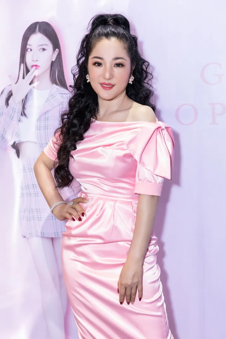 Jennifer Phạm sẽ hát mở màn đêm chung kết Hoa hậu Việt Nam thế giới 2018 - Ảnh 5. Jennifer Phạm sẽ hát mở màn đêm chung kết Hoa hậu Việt Nam thế giới 2018 - Ảnh 5.