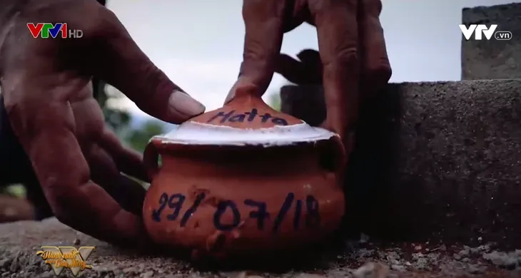 Người cha nghèo 14 năm chôn cất 20.000 hài nhi, cưu mang hàng trăm đứa bé mồ côi ở Nha Trang - Ảnh 3. Người cha nghèo 14 năm chôn cất 20.000 hài nhi, cưu mang hàng trăm đứa bé mồ côi ở Nha Trang - Ảnh 3.