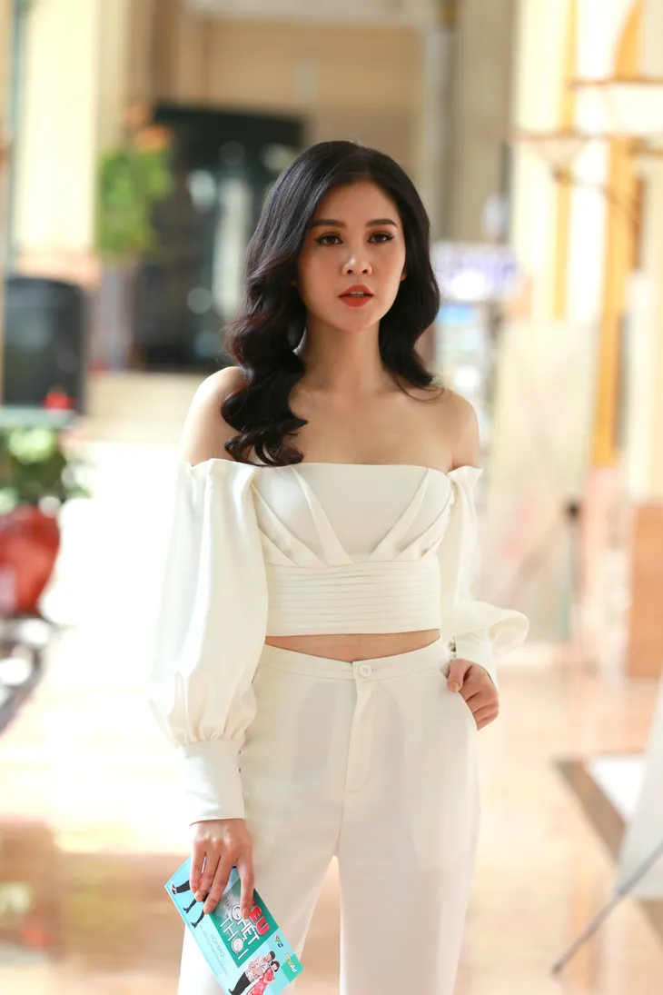 Phanh Lee sánh đôi cùng Thu Hoài giống nhau như hai chị em sinh đôi - Ảnh 1. Phanh Lee sánh đôi cùng Thu Hoài giống nhau như hai chị em sinh đôi - Ảnh 1.