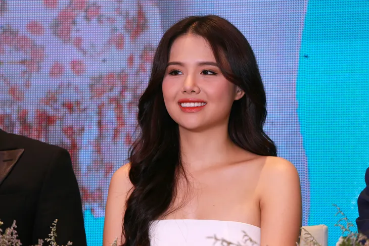 Phanh Lee sánh đôi cùng Thu Hoài giống nhau như hai chị em sinh đôi - Ảnh 6. Phanh Lee sánh đôi cùng Thu Hoài giống nhau như hai chị em sinh đôi - Ảnh 6.