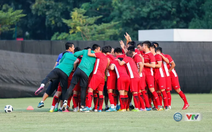 Khi những đội bóng Tây Á “giúp” Olympic Việt Nam làm nên lịch sử - Ảnh 1. Khi những đội bóng Tây Á “giúp” Olympic Việt Nam làm nên lịch sử - Ảnh 1.
