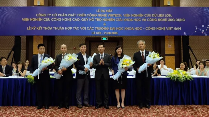 Vingroup công bố định hướng trở thành Tập đoàn Công nghệ - Ảnh 3. Vingroup công bố định hướng trở thành Tập đoàn Công nghệ - Ảnh 3.