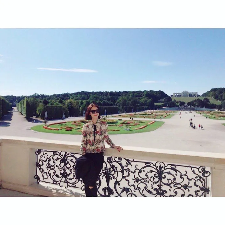 YoonA (SNSD) lộ chân cong kém xinh khi khoe ảnh vi vu trời Tây - Ảnh 1.