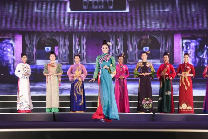 Lộ diện Top 3 Người đẹp Du lịch Hoa hậu Việt Nam 2018 - Ảnh 1. Lộ diện Top 3 Người đẹp Du lịch Hoa hậu Việt Nam 2018 - Ảnh 1.