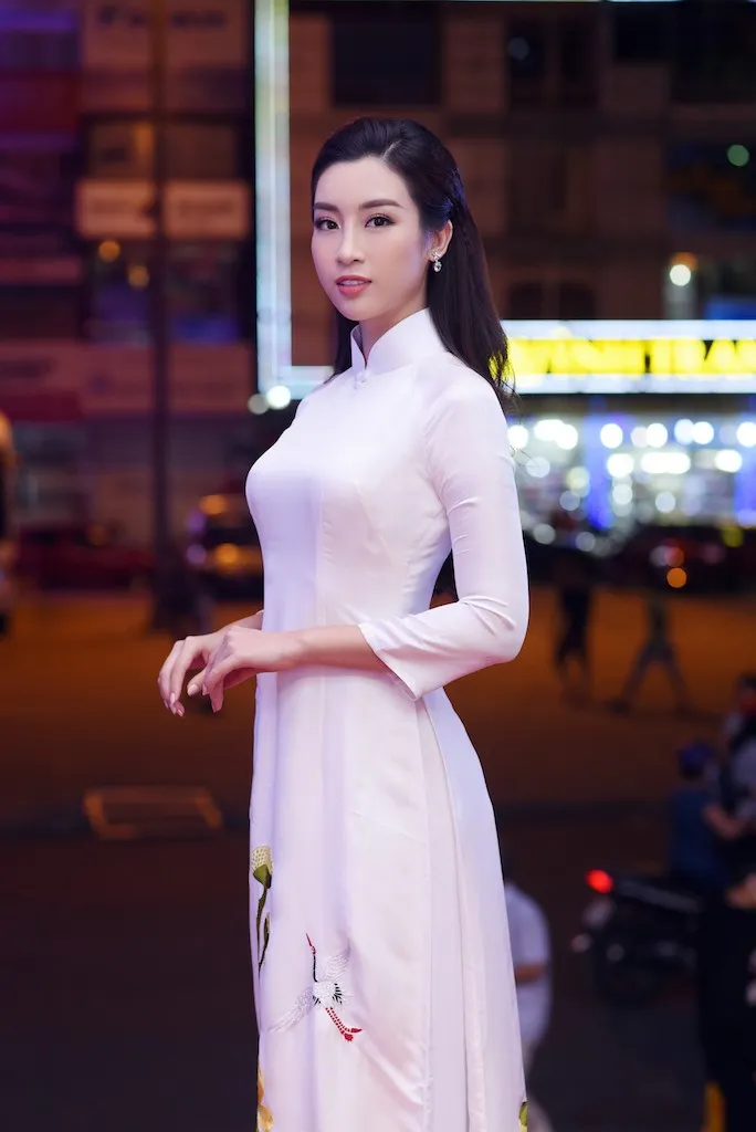 Đỗ Mỹ Linh, H’Hen Nie diện áo dài đọ dáng cùng dàn Hoa hậu, Á hậu - Ảnh 9. Đỗ Mỹ Linh, H’Hen Nie diện áo dài đọ dáng cùng dàn Hoa hậu, Á hậu - Ảnh 9.