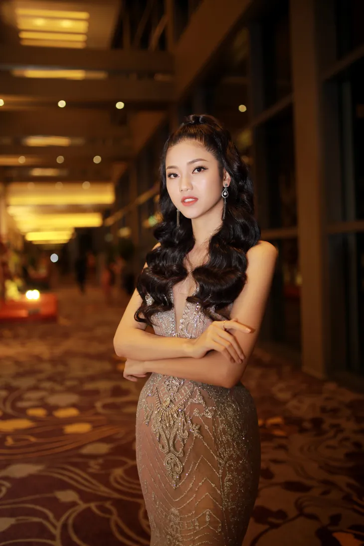 MC, Á hậu Thanh Tú khoe vẻ kiêu sa trong bộ ảnh mới - Ảnh 3. MC, Á hậu Thanh Tú khoe vẻ kiêu sa trong bộ ảnh mới - Ảnh 3.