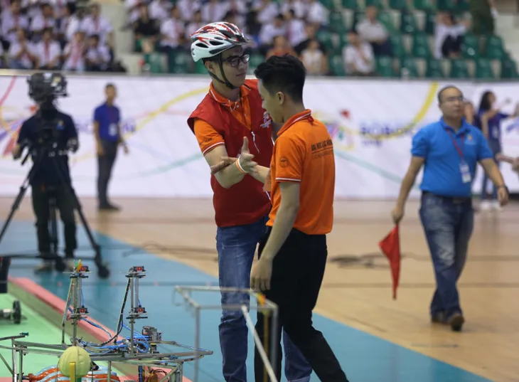 ABU Robocon 2018: 2 đội Việt Nam toàn thắng Rồng bay ở vòng bảng - Ảnh 1.