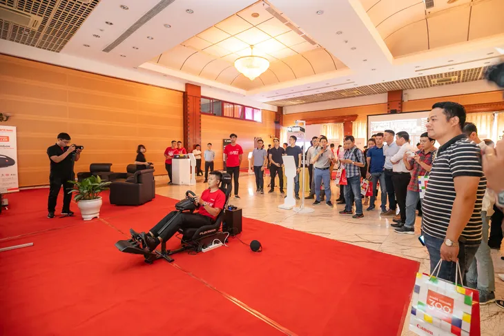 Trình diễn những máy chiếu đỉnh nhất tại Hà Nội - Ảnh 2. Trình diễn những máy chiếu đỉnh nhất tại Hà Nội - Ảnh 2.