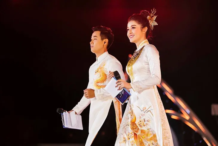 Á hậu Huyền My đẹp hút hồn lần đầu làm MC bên Nguyên Khang - Ảnh 2. Á hậu Huyền My đẹp hút hồn lần đầu làm MC bên Nguyên Khang - Ảnh 2.