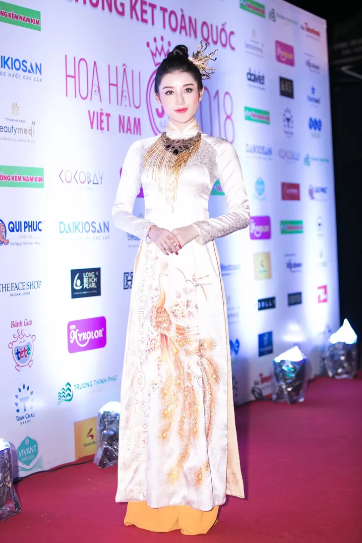 Á hậu Huyền My đẹp hút hồn lần đầu làm MC bên Nguyên Khang - Ảnh 13. Á hậu Huyền My đẹp hút hồn lần đầu làm MC bên Nguyên Khang - Ảnh 13.