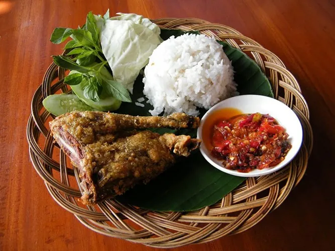 Đến Indonesia đừng quên thử những món ăn ngon này - Ảnh 2. Đến Indonesia đừng quên thử những món ăn ngon này - Ảnh 2.