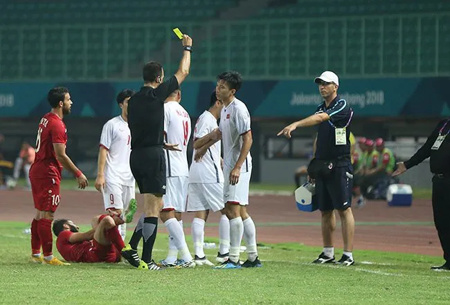 Văn Hậu sẽ vắng mặt trong trận gặp Olympic Hàn Quốc - Ảnh 1. Văn Hậu sẽ vắng mặt trong trận gặp Olympic Hàn Quốc - Ảnh 1.
