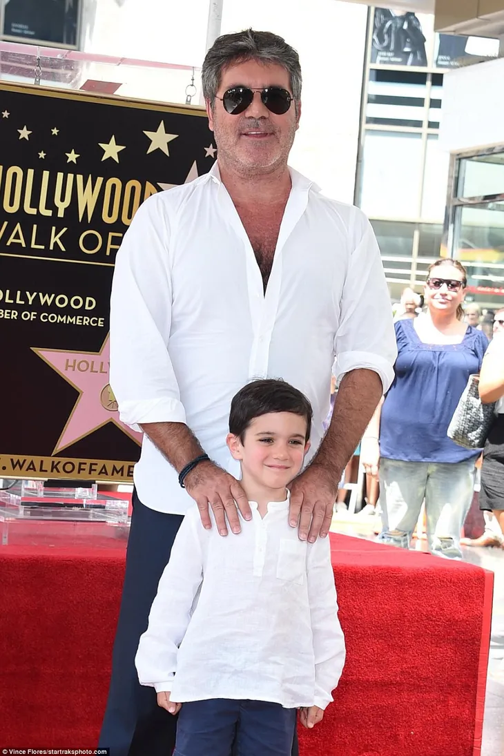 Simon Cowell được vinh danh trên Đại lộ Danh vọng sau hơn 40 năm gia nhập showbiz - Ảnh 6. Simon Cowell được vinh danh trên Đại lộ Danh vọng sau hơn 40 năm gia nhập showbiz - Ảnh 6.