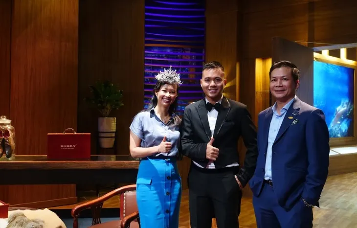 Startup đóng giày 4.0 gọi được 4 tỷ đồng tại Shark Tank Việt Nam - Ảnh 3. Startup đóng giày 4.0 gọi được 4 tỷ đồng tại Shark Tank Việt Nam - Ảnh 3.