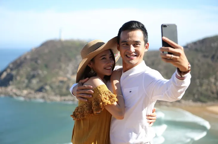 Ngắm gu thời trang chất lừ của Nhã Phương trong Ngày ấy mình đã yêu - Ảnh 12. Ngắm gu thời trang chất lừ của Nhã Phương trong Ngày ấy mình đã yêu - Ảnh 12.