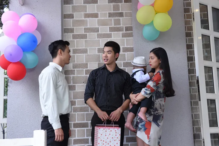Cung đường tội lỗi - Tập 6: Người yêu cũ của Tuyết bất ngờ trở thành trợ lý của Hải - Ảnh 8. Cung đường tội lỗi - Tập 6: Người yêu cũ của Tuyết bất ngờ trở thành trợ lý của Hải - Ảnh 8.