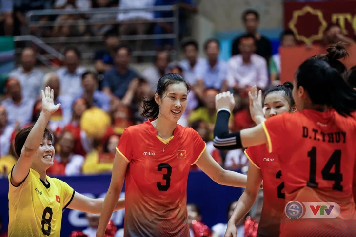 ẢNH: Những khoảnh khắc ấn tượng trong ngày thi đấu khai mạc VTV Cup Ống nhựa Hoa Sen 2018 - Ảnh 12. ẢNH: Những khoảnh khắc ấn tượng trong ngày thi đấu khai mạc VTV Cup Ống nhựa Hoa Sen 2018 - Ảnh 12.