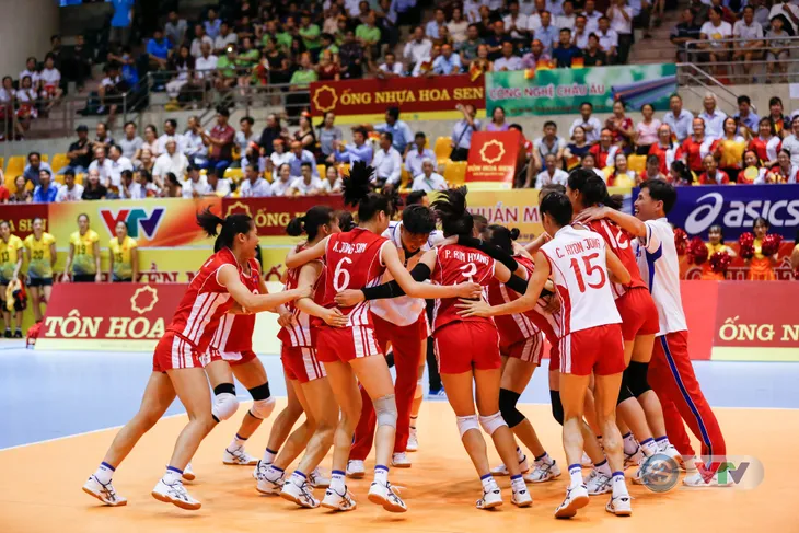 ẢNH: Những khoảnh khắc ấn tượng trong ngày thi đấu khai mạc VTV Cup Ống nhựa Hoa Sen 2018 - Ảnh 8. ẢNH: Những khoảnh khắc ấn tượng trong ngày thi đấu khai mạc VTV Cup Ống nhựa Hoa Sen 2018 - Ảnh 8.