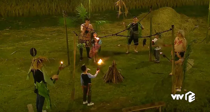 Bố ơi! Mình đi đâu thế?: Sau lễ tốt nghiệp nấu ăn, các bố chuẩn bị lễ trưởng thành cho các con - Ảnh 1. Bố ơi! Mình đi đâu thế?: Sau lễ tốt nghiệp nấu ăn, các bố chuẩn bị lễ trưởng thành cho các con - Ảnh 1.