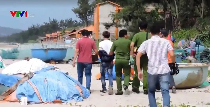Ngang nhiên cướp ngân hàng giữa ban ngày tại Bà Rịa-Vũng Tàu - Ảnh 1. Ngang nhiên cướp ngân hàng giữa ban ngày tại Bà Rịa-Vũng Tàu - Ảnh 1.