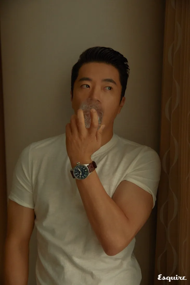 Kwon Sang Woo đầy phong độ ở tuổi U50 - Ảnh 2. Kwon Sang Woo đầy phong độ ở tuổi U50 - Ảnh 2.