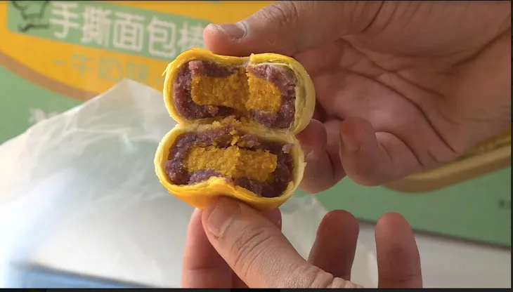 Hà Nội: Bắt giữ lô hàng bánh trung thu siêu rẻ - Ảnh 2. Hà Nội: Bắt giữ lô hàng bánh trung thu siêu rẻ - Ảnh 2.