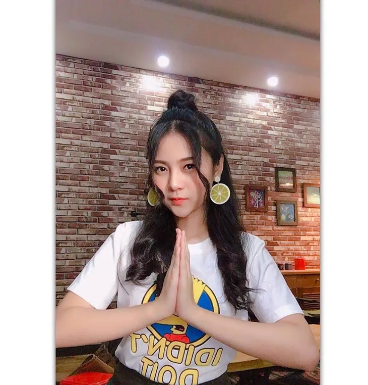 Ngắm nhan sắc ngoài đời của tình địch Nhã Phương trong Ngày ấy mình đã yêu - Ảnh 3. Ngắm nhan sắc ngoài đời của tình địch Nhã Phương trong Ngày ấy mình đã yêu - Ảnh 3.