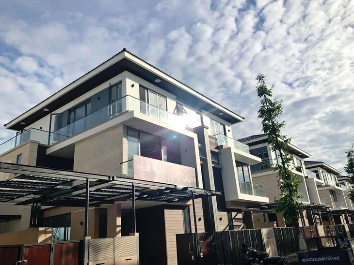 Ngất ngây trước biệt thự xa hoa lộng lẫy của ca sĩ Cao Thái Sơn - Ảnh 7. Ngất ngây trước biệt thự xa hoa lộng lẫy của ca sĩ Cao Thái Sơn - Ảnh 7.