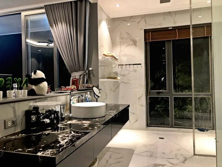 Ngất ngây trước biệt thự xa hoa lộng lẫy của ca sĩ Cao Thái Sơn - Ảnh 6. Ngất ngây trước biệt thự xa hoa lộng lẫy của ca sĩ Cao Thái Sơn - Ảnh 6.