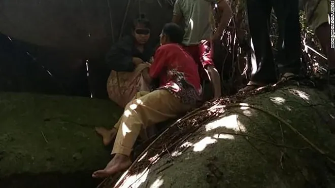 Indonesia giải cứu cô gái bị pháp sư bắt làm nô lệ tình dục 15 năm - Ảnh 2. Indonesia giải cứu cô gái bị pháp sư bắt làm nô lệ tình dục 15 năm - Ảnh 2.