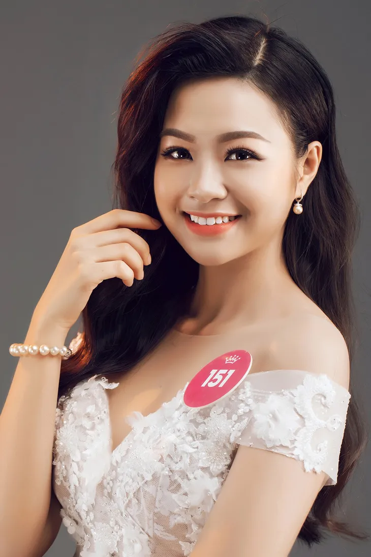 Ngắm trọn bộ ảnh chính thức của 43 thí sinh Chung kết Hoa hậu Việt Nam 2018 - Ảnh 24. Ngắm trọn bộ ảnh chính thức của 43 thí sinh Chung kết Hoa hậu Việt Nam 2018 - Ảnh 24.