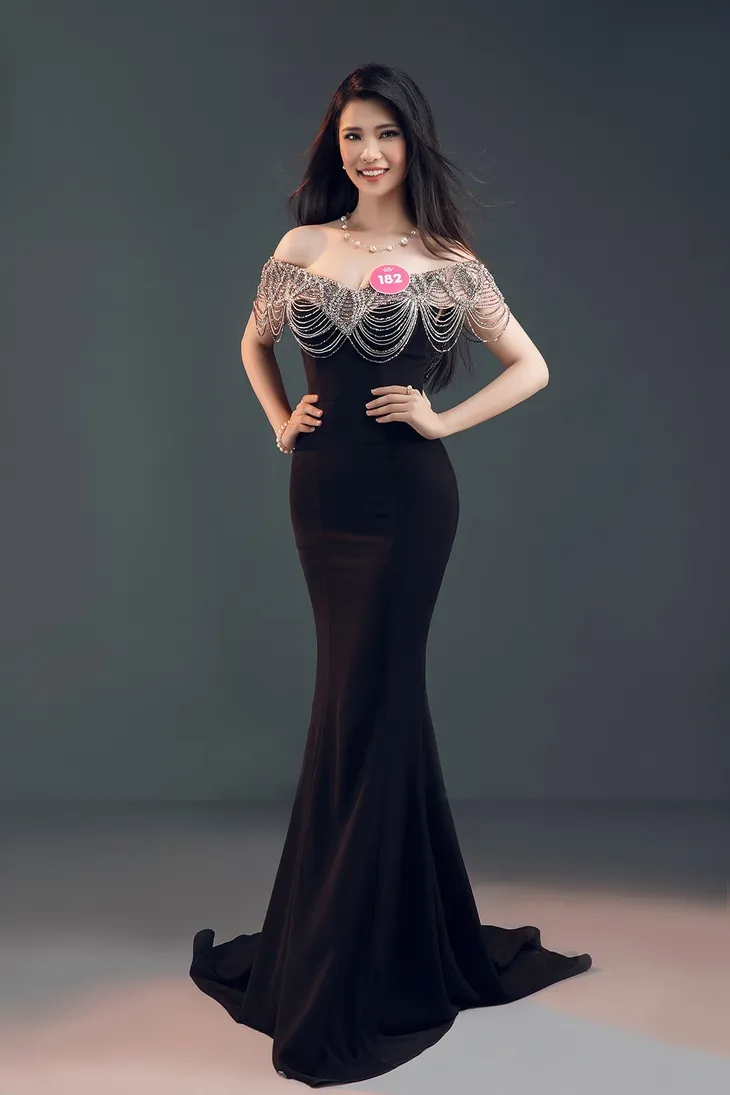 Ngắm trọn bộ ảnh chính thức của 43 thí sinh Chung kết Hoa hậu Việt Nam 2018 - Ảnh 32. Ngắm trọn bộ ảnh chính thức của 43 thí sinh Chung kết Hoa hậu Việt Nam 2018 - Ảnh 32.