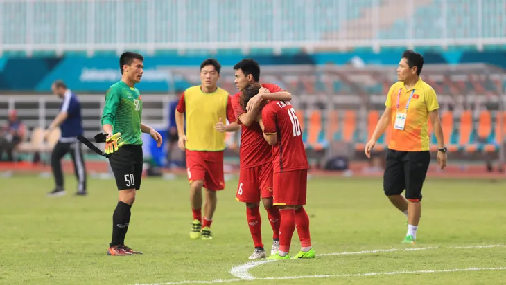 ẢNH: Olympic Việt Nam giành vị trí thứ 4 tại ASIAD khi để thua Olympic UAE trong loạt đá luân lưu - Ảnh 14. ẢNH: Olympic Việt Nam giành vị trí thứ 4 tại ASIAD khi để thua Olympic UAE trong loạt đá luân lưu - Ảnh 14.