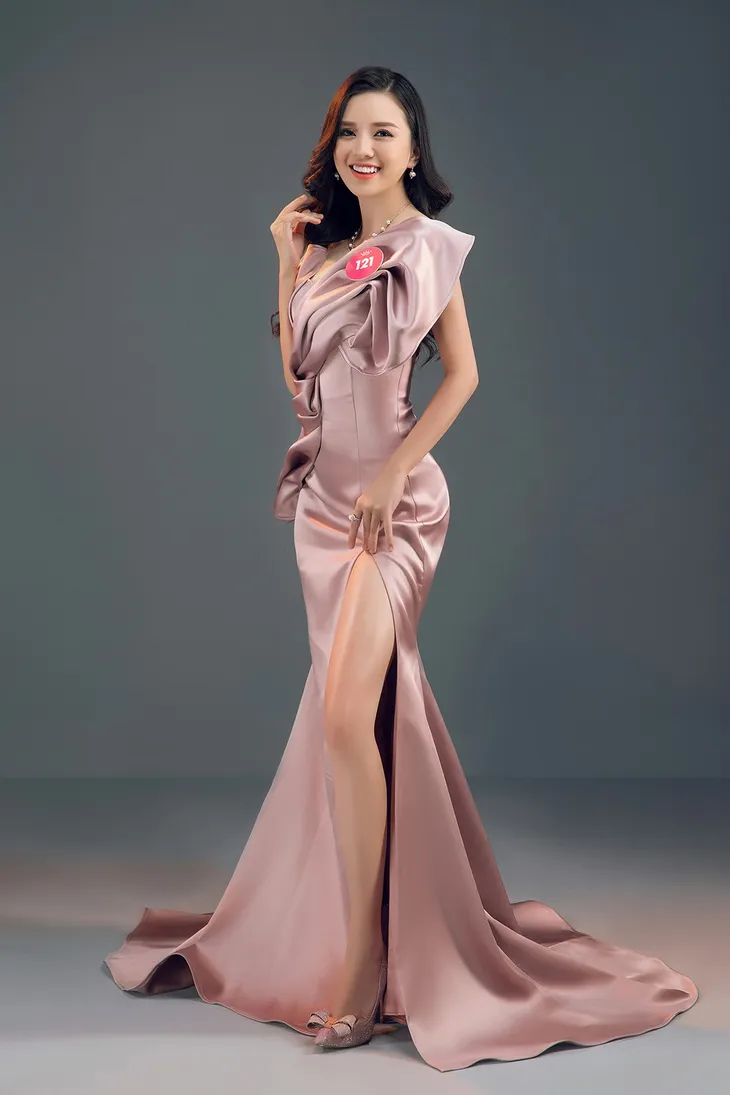 Ngắm trọn bộ ảnh chính thức của 43 thí sinh Chung kết Hoa hậu Việt Nam 2018 - Ảnh 41. Ngắm trọn bộ ảnh chính thức của 43 thí sinh Chung kết Hoa hậu Việt Nam 2018 - Ảnh 41.