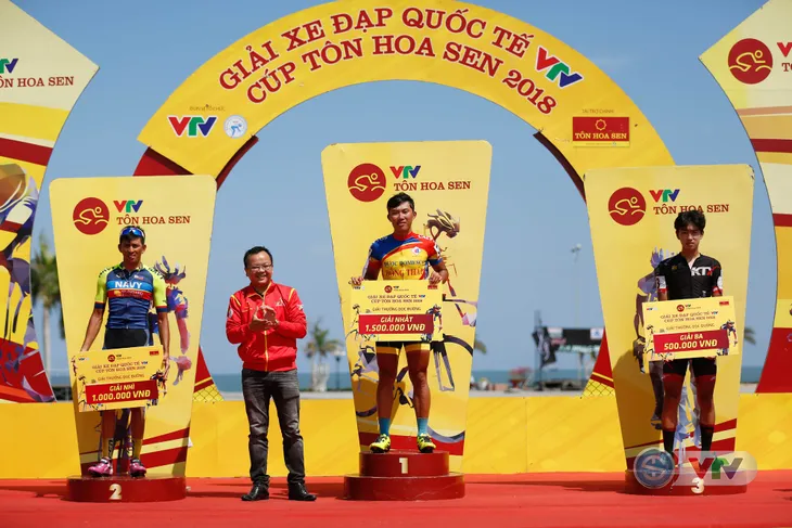 ẢNH: Những khoảnh khắc ấn tượng chặng 9 Giải xe đạp quốc tế VTV Cúp Tôn Hoa Sen 2018 - Ảnh 13. ẢNH: Những khoảnh khắc ấn tượng chặng 9 Giải xe đạp quốc tế VTV Cúp Tôn Hoa Sen 2018 - Ảnh 13.