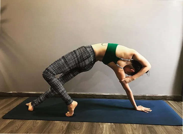 Những người đẹp Vbiz khoe body hoàn hảo nhờ tập Yoga - Ảnh 6. Những người đẹp Vbiz khoe body hoàn hảo nhờ tập Yoga - Ảnh 6.