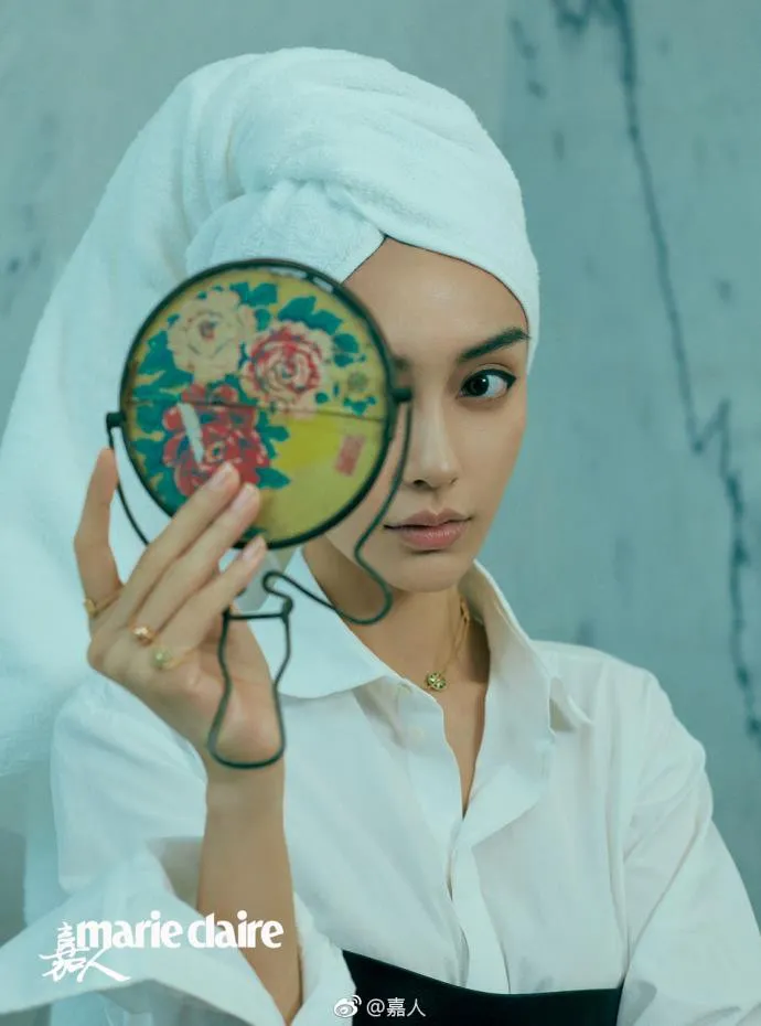 Choáng với Angelababy cắt tóc tém - Ảnh 7. Choáng với Angelababy cắt tóc tém - Ảnh 7.