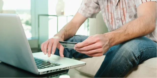 Các đại gia thương mại điện tử chấp nhận thua lỗ trong cuộc chiến ngày càng khốc liệt - Ảnh 2. Các đại gia thương mại điện tử chấp nhận thua lỗ trong cuộc chiến ngày càng khốc liệt - Ảnh 2.