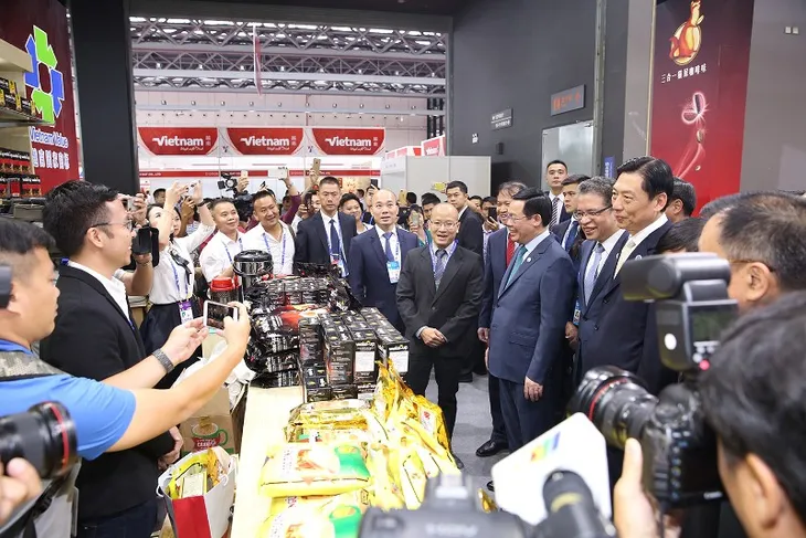Khuyến khích doanh nghiệp ASEAN và Trung Quốc đầu tư lâu dài tại Việt Nam - Ảnh 5. Khuyến khích doanh nghiệp ASEAN và Trung Quốc đầu tư lâu dài tại Việt Nam - Ảnh 5.