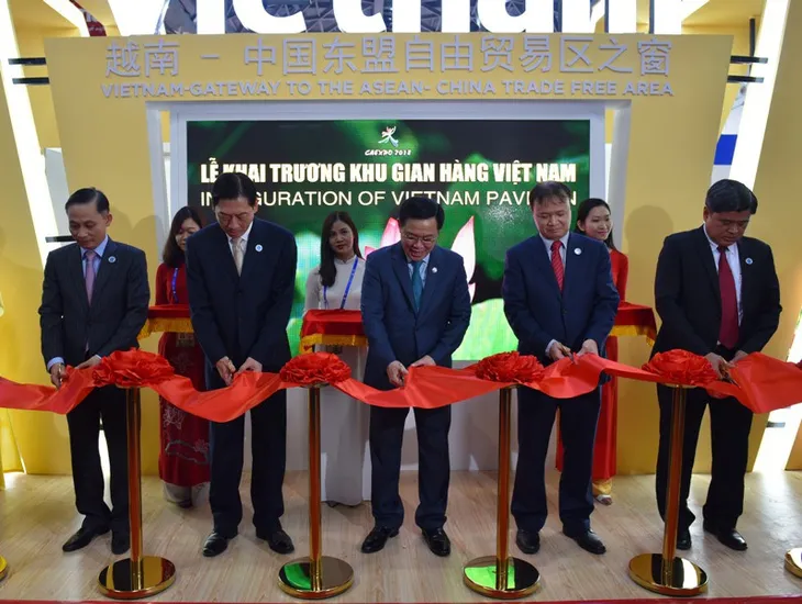 Khuyến khích doanh nghiệp ASEAN và Trung Quốc đầu tư lâu dài tại Việt Nam - Ảnh 4. Khuyến khích doanh nghiệp ASEAN và Trung Quốc đầu tư lâu dài tại Việt Nam - Ảnh 4.