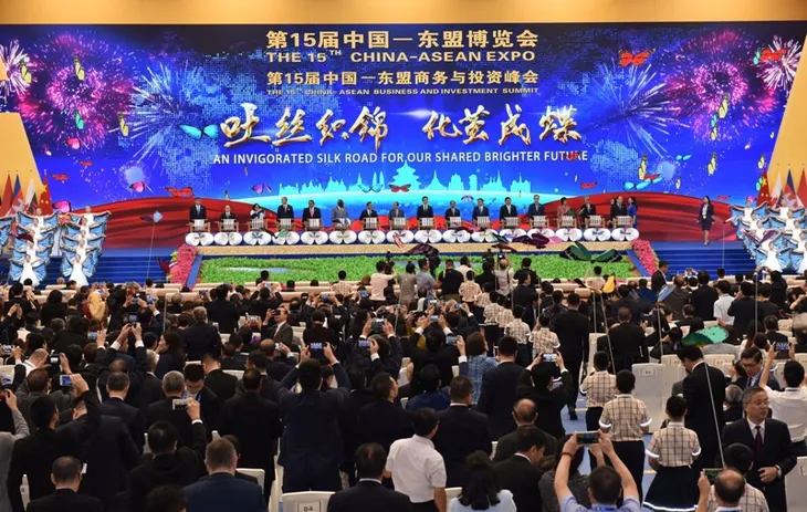 Khuyến khích doanh nghiệp ASEAN và Trung Quốc đầu tư lâu dài tại Việt Nam - Ảnh 3. Khuyến khích doanh nghiệp ASEAN và Trung Quốc đầu tư lâu dài tại Việt Nam - Ảnh 3.