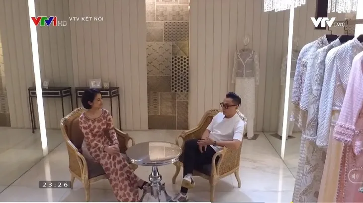 Nàng đẹp nhất khi mặc áo dài - Tôn vinh nét yêu kiều, duyên dáng của nữ Việt - Ảnh 2. Nàng đẹp nhất khi mặc áo dài - Tôn vinh nét yêu kiều, duyên dáng của nữ Việt - Ảnh 2.