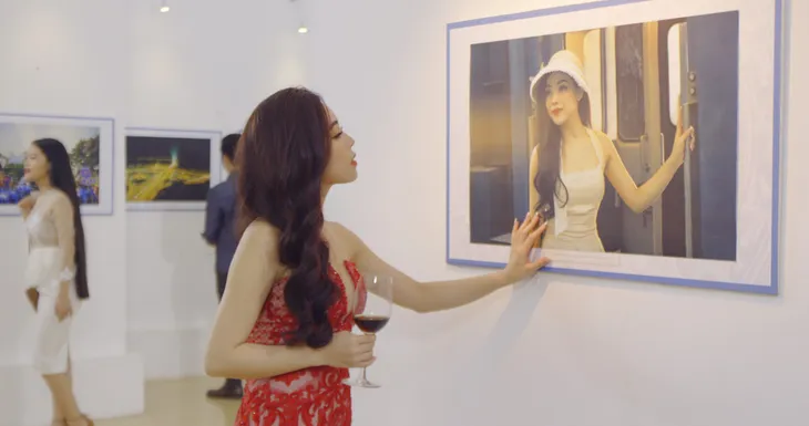 Sao mai Mai Diệu Ly kể chuyện tình êm đềm trong MV về Hà Nội - Ảnh 3. Sao mai Mai Diệu Ly kể chuyện tình êm đềm trong MV về Hà Nội - Ảnh 3.