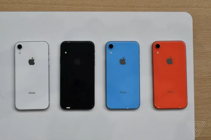 Trên tay iPhone XR giá rẻ: Thiết kế tuyệt đẹp, đáng cân nhắc nâng cấp - Ảnh 1. Trên tay iPhone XR giá rẻ: Thiết kế tuyệt đẹp, đáng cân nhắc nâng cấp - Ảnh 1.