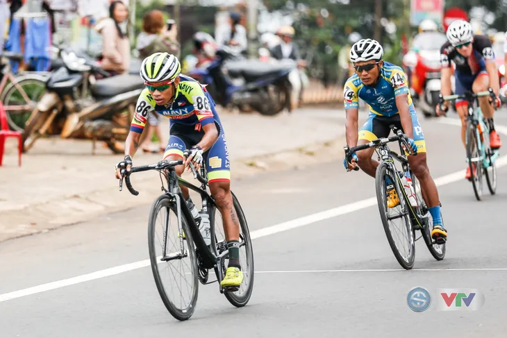 ẢNH: Những khoảnh khắc ấn tượng chặng 13 Giải xe đạp quốc tế VTV Cup Tôn Hoa Sen 2018 - Ảnh 5. ẢNH: Những khoảnh khắc ấn tượng chặng 13 Giải xe đạp quốc tế VTV Cup Tôn Hoa Sen 2018 - Ảnh 5.
