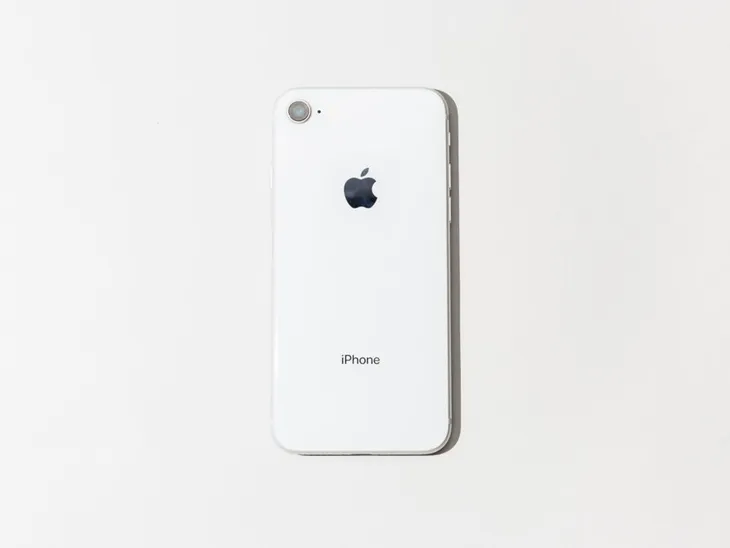 Đừng mua iPhone Xs, hãy mua iPhone 8! - Ảnh 1.