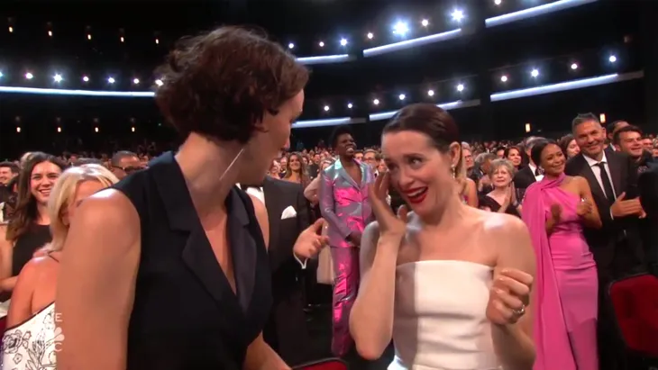 Lễ trao giải Emmy Awards 2018 bỗng trở thành màn cầu hôn bất ngờ - Ảnh 3. Lễ trao giải Emmy Awards 2018 bỗng trở thành màn cầu hôn bất ngờ - Ảnh 3.