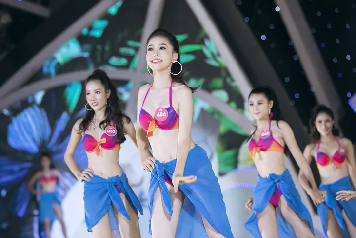 Hành trình từ sinh viên xinh đẹp, giỏi giang đến Á hậu 1 Hoa hậu Việt Nam 2018 của Bùi Phương Nga - Ảnh 11. Hành trình từ sinh viên xinh đẹp, giỏi giang đến Á hậu 1 Hoa hậu Việt Nam 2018 của Bùi Phương Nga - Ảnh 11.