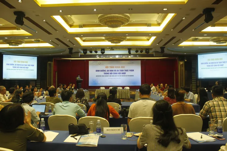 Dinh dưỡng, an ninh và an toàn thực phẩm trong bối cảnh hội nhập - Ảnh 4. Dinh dưỡng, an ninh và an toàn thực phẩm trong bối cảnh hội nhập - Ảnh 4.