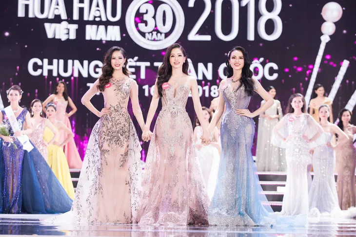 Hành trình từ sinh viên xinh đẹp, giỏi giang đến Á hậu 1 Hoa hậu Việt Nam 2018 của Bùi Phương Nga - Ảnh 18. Hành trình từ sinh viên xinh đẹp, giỏi giang đến Á hậu 1 Hoa hậu Việt Nam 2018 của Bùi Phương Nga - Ảnh 18.